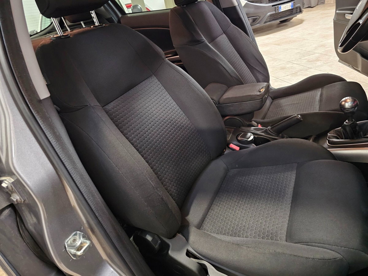 Alfa Romeo Giulietta 2.0 JTDm-2 Distinctive 170cv (9)
