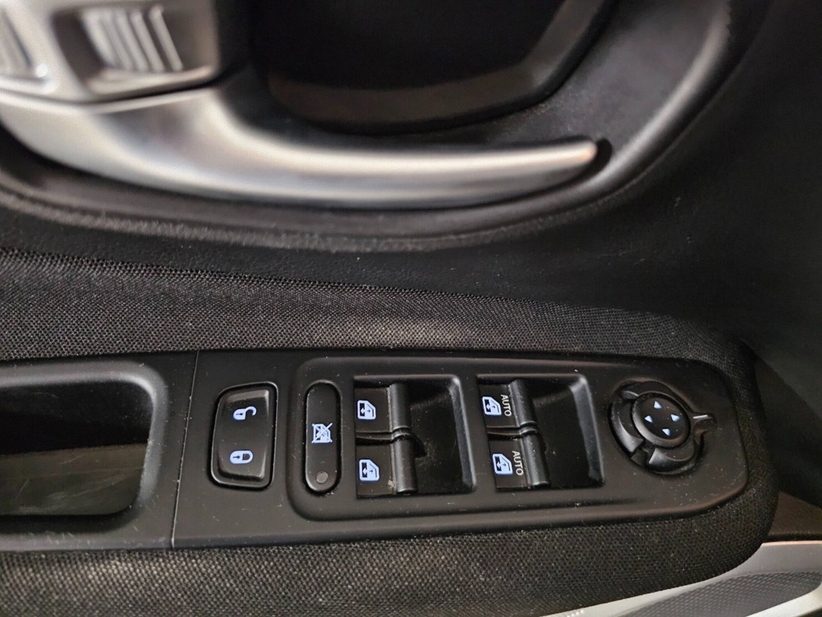 Jeep Renegade 1.6 Mjt DDCT 120 CV Longitude (12)