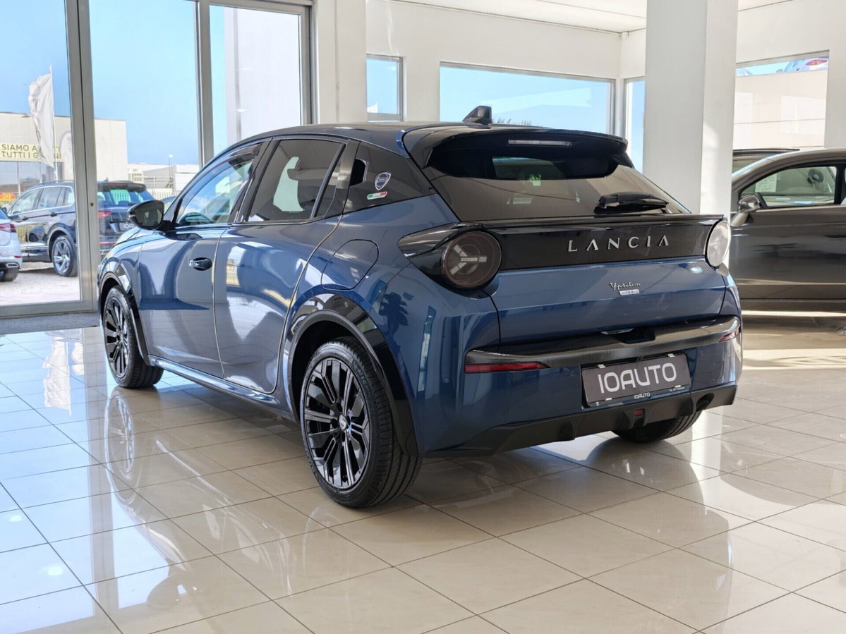 Lancia Ypsilon 1.2 mhev Edizione Cassina e-dct (4)