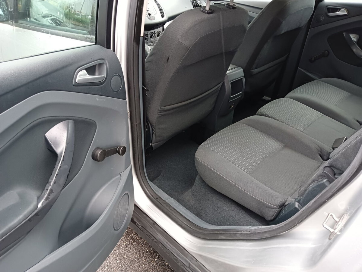 Ford C-Max 1.6 TDCi 115CV Plus (12)