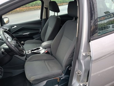 Ford C-Max 1.6 TDCi 115CV Plus (8)