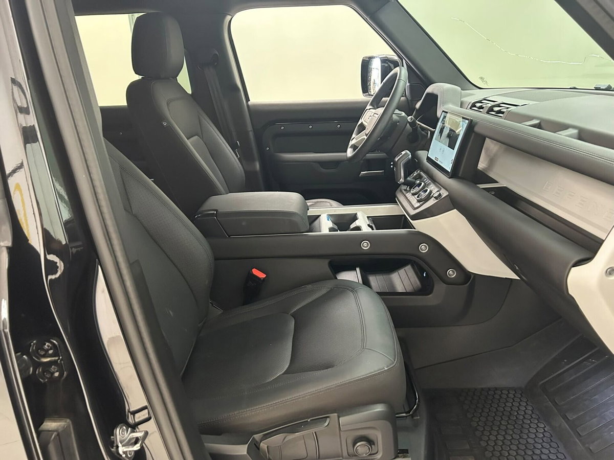Land Rover Defender 110 3.0d i6 mhev X-Dynamic SE awd 200cv auto (13)