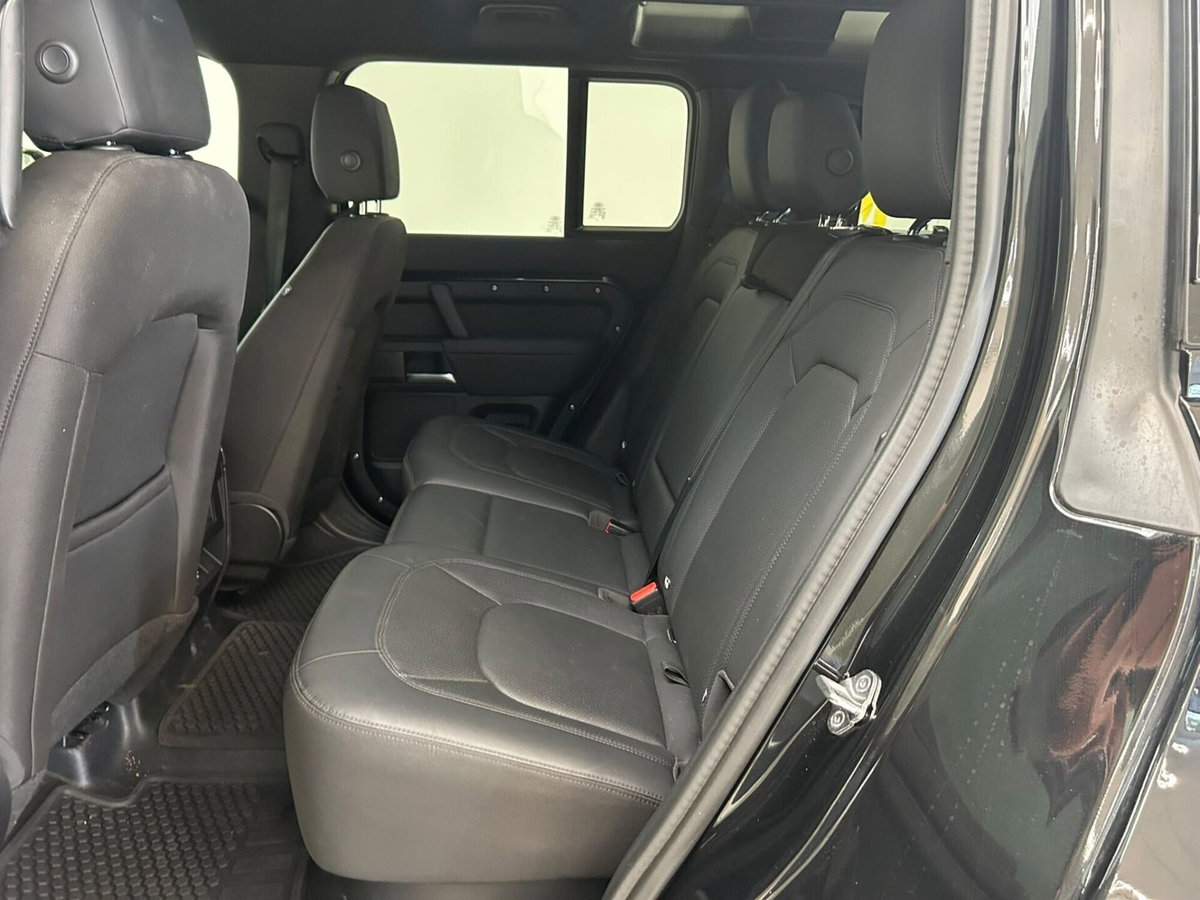 Land Rover Defender 110 3.0d i6 mhev X-Dynamic SE awd 200cv auto (8)