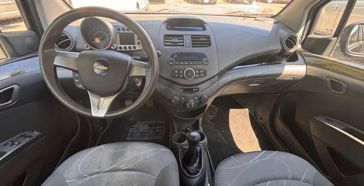 Chevrolet Spark 1.2 LT (7)