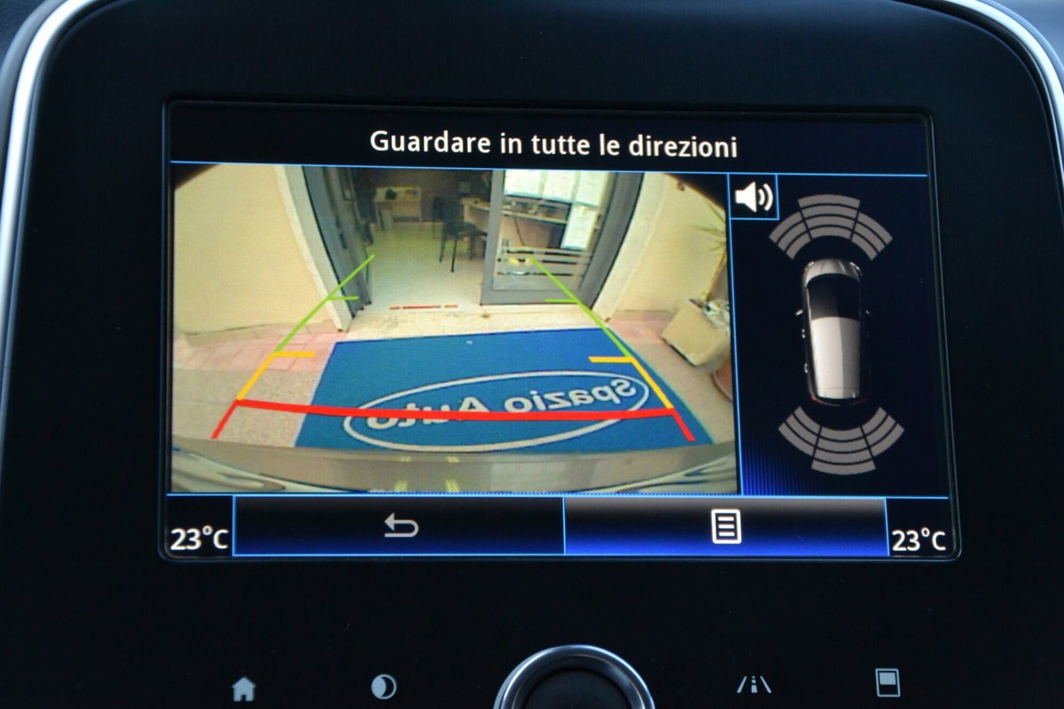 Renault Scenic E-Tech Electric 1.5 dCi 110CV Attractive (12)