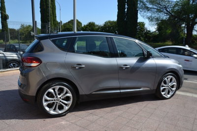 Renault Scenic E-Tech Electric 1.5 dCi 110CV Attractive (13)