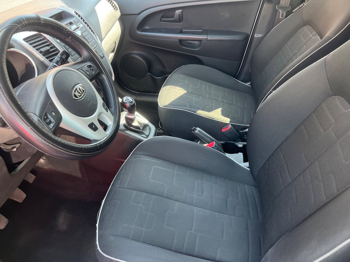 Kia Venga 1.4 CVVT LX Easy (11)