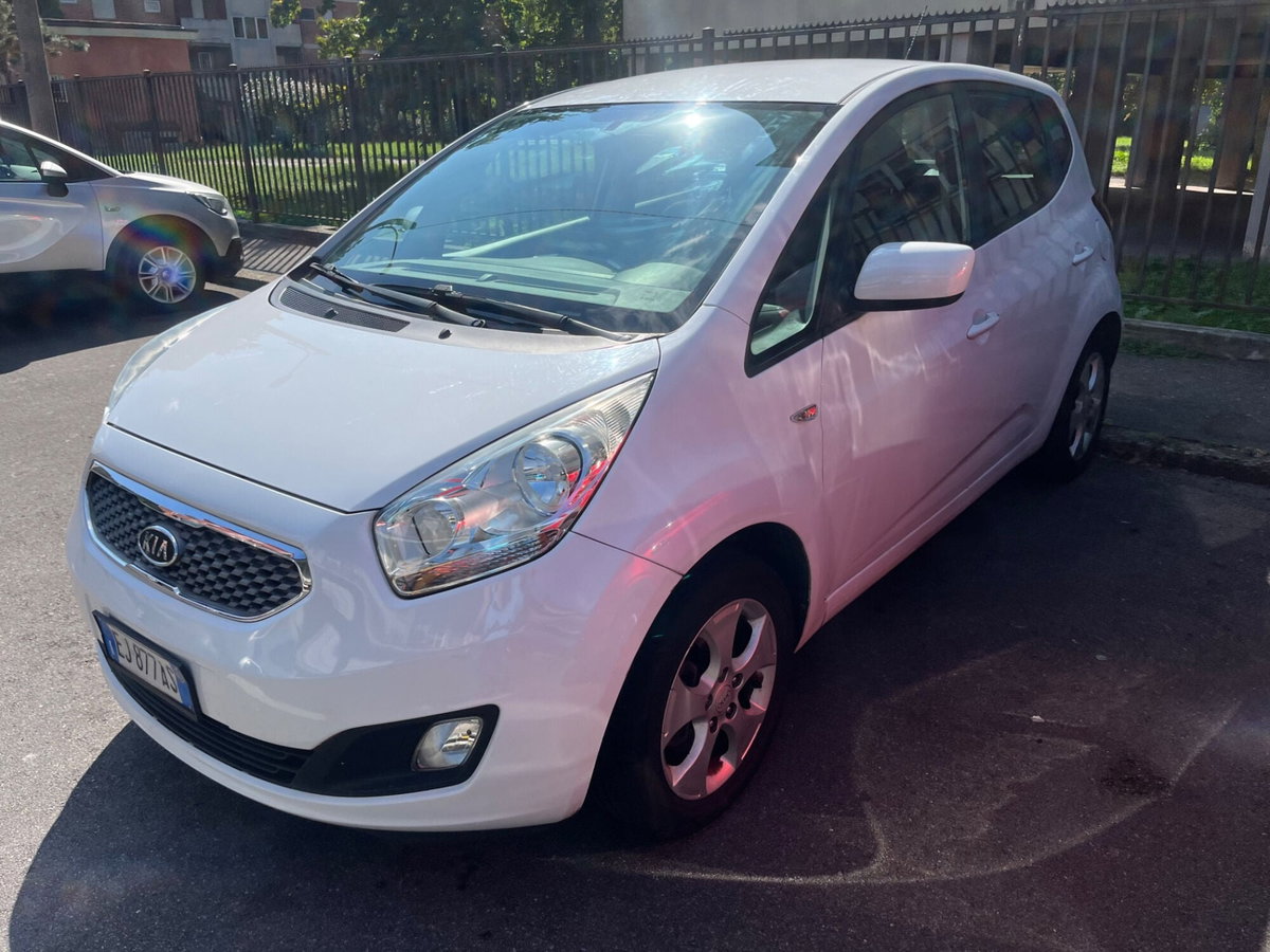 Kia Venga 1.4 CVVT LX Easy (2)