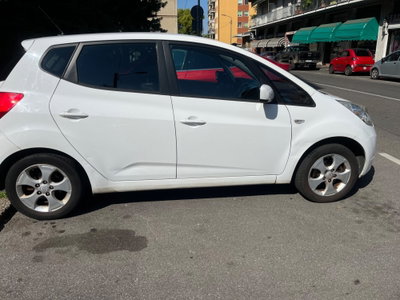 Kia Venga 1.4 CVVT LX Easy (5)