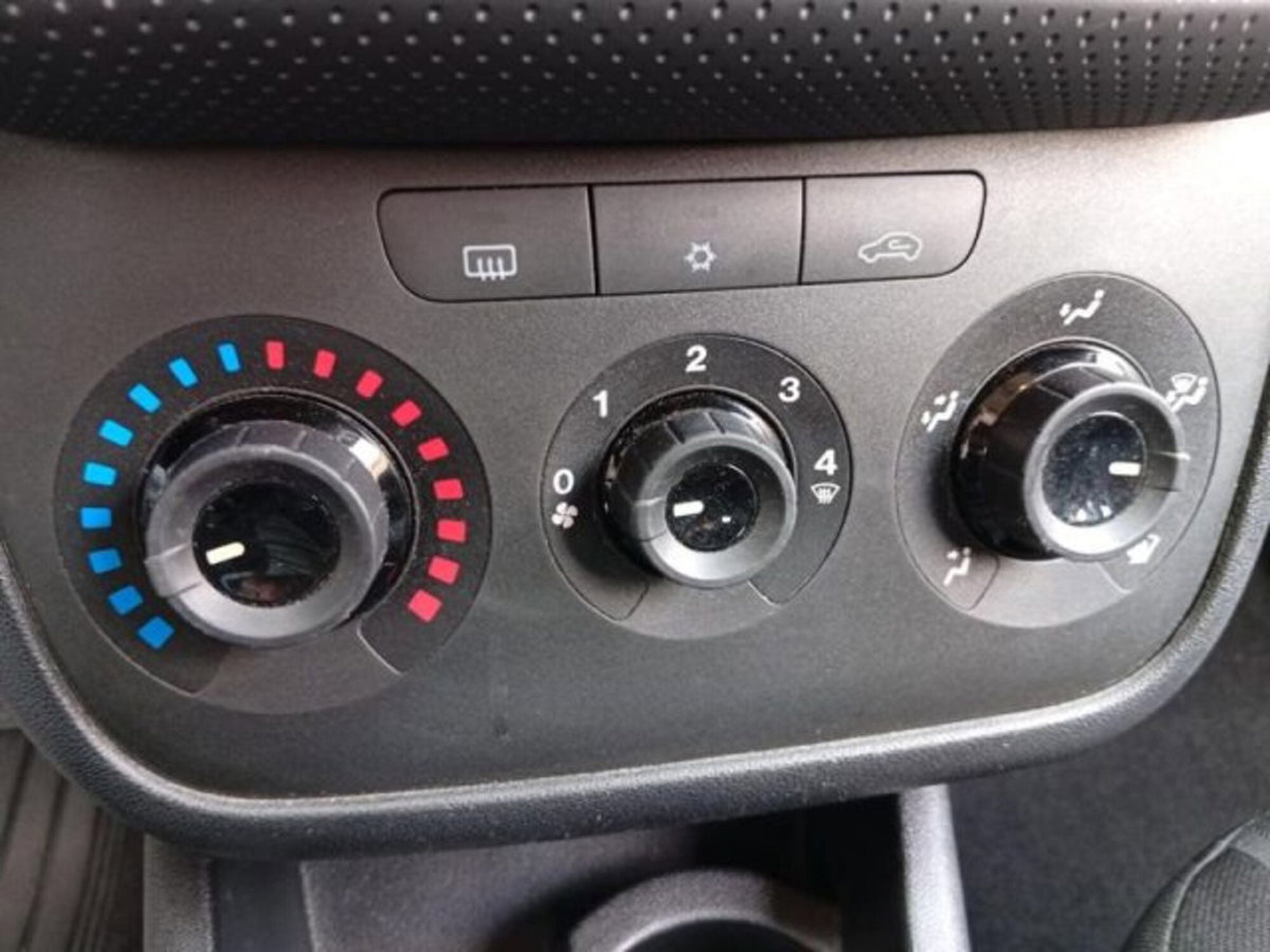 Fiat Grande Punto 1.2 5 porte S&S Actual (14)