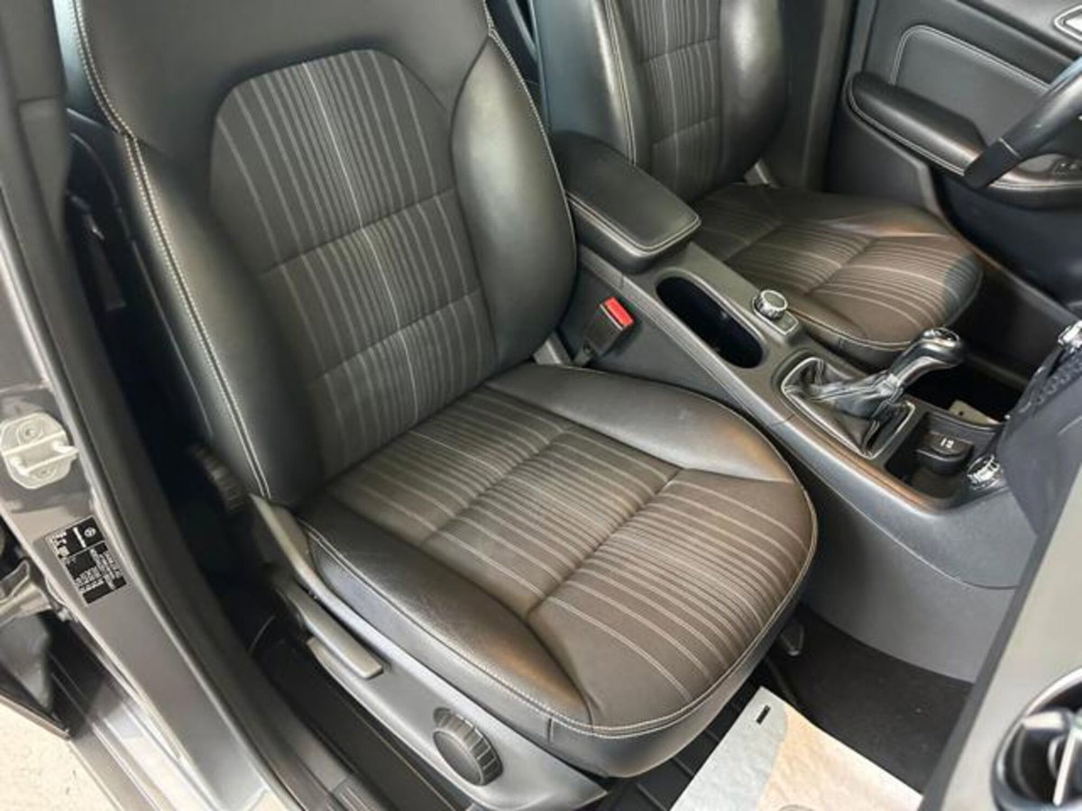 Mercedes-Benz Classe B 200 CDI Premium (11)