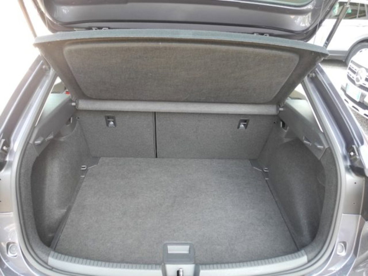 Volkswagen Taigo 1.0 TSI 110 CV DSG Life (14)