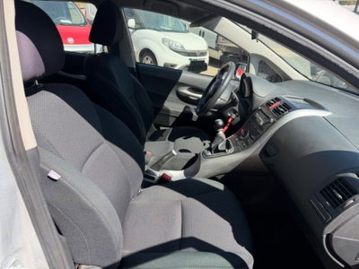Toyota Auris 1.4 D-4D 5 porte (11)