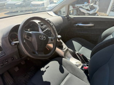 Toyota Auris 1.4 D-4D 5 porte (13)