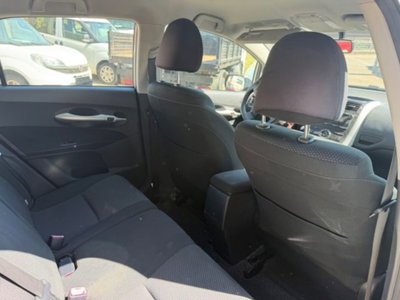 Toyota Auris 1.4 D-4D 5 porte (14)