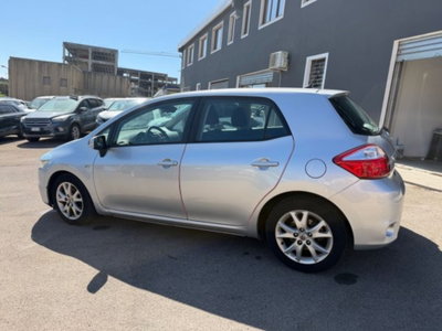 Toyota Auris 1.4 D-4D 5 porte (2)