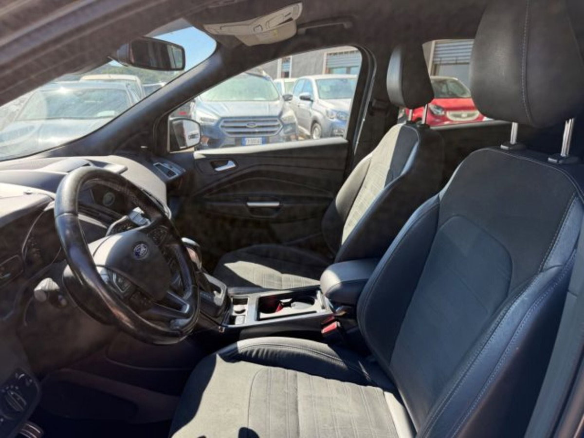 Ford Kuga 1.5 TDCI 120 CV S&S 2WD Plus (10)