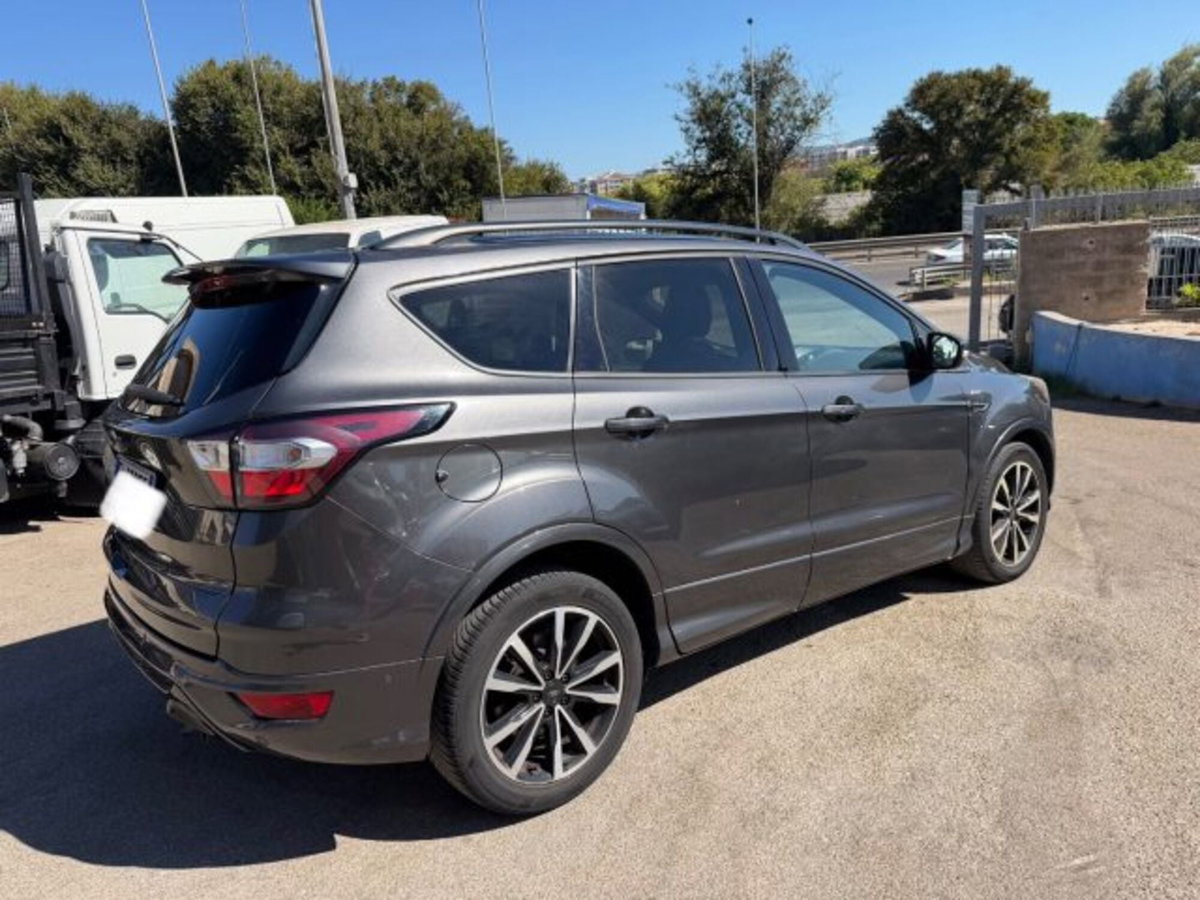 Ford Kuga 1.5 TDCI 120 CV S&S 2WD Plus (6)