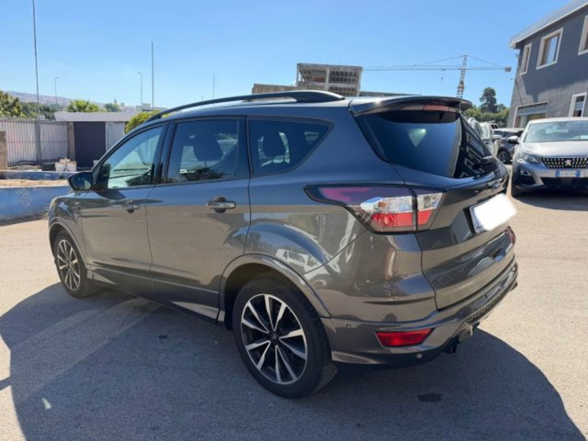 Ford Kuga 1.5 TDCI 120 CV S&S 2WD Plus (8)