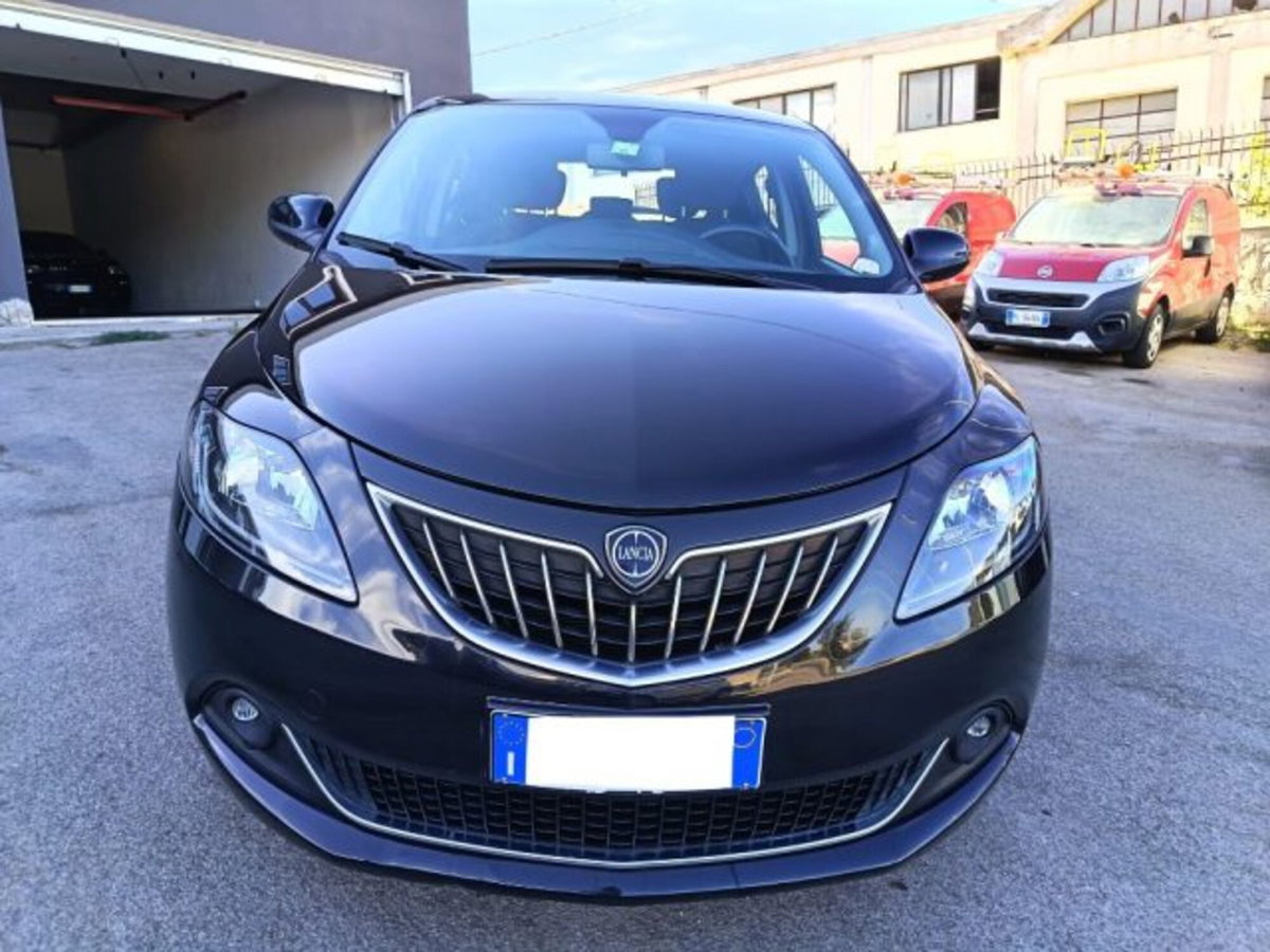 Lancia Ypsilon 1.0 FireFly 5 porte S&S Hybrid Alberta Ferretti (3)