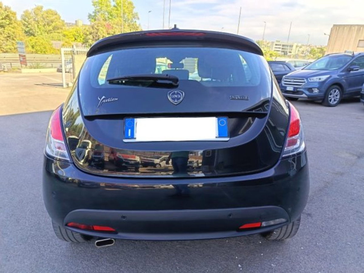 Lancia Ypsilon 1.0 FireFly 5 porte S&S Hybrid Alberta Ferretti (7)