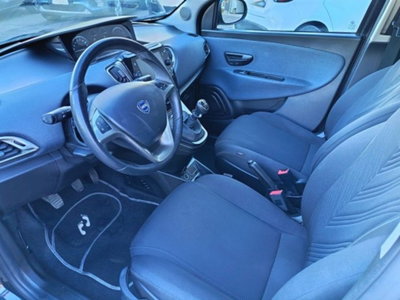 Lancia Ypsilon 1.0 FireFly 5 porte S&S Hybrid Alberta Ferretti (8)