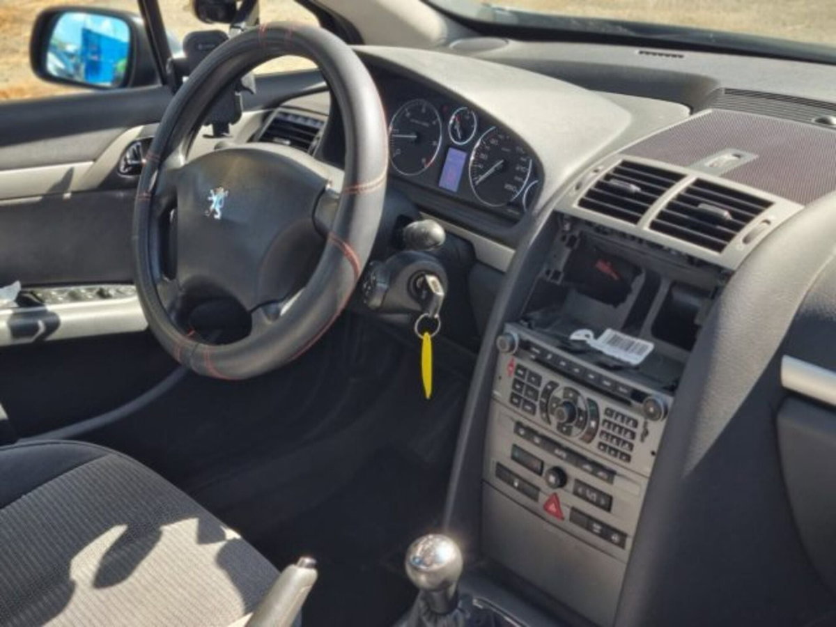 Peugeot 407 1.6 HDi Tecno (14)