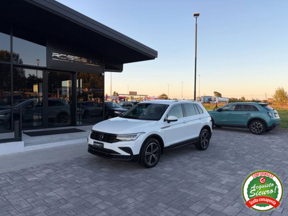 Volkswagen Tiguan 2.0 TDI 150 CV SCR DSG 4MOTION Life (2)