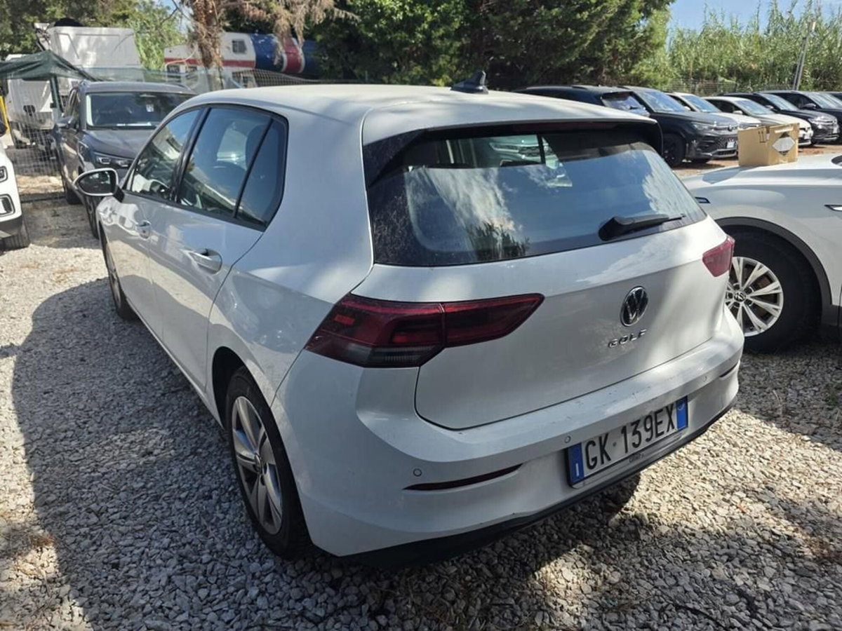 Volkswagen Golf 2.0 tdi Life 115cv (2)