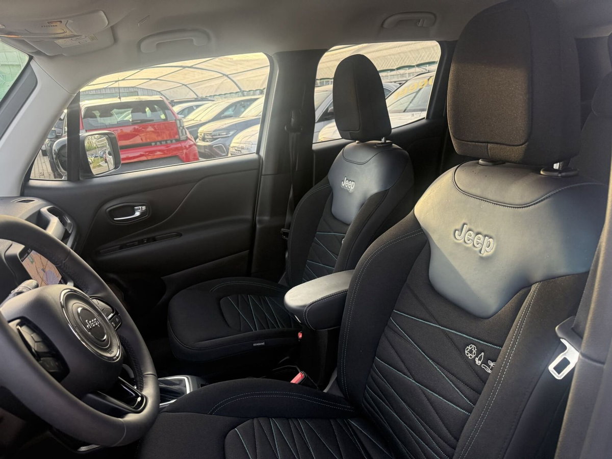 Jeep Renegade 1.3 T4 190CV PHEV 4xe AT6 Upland (10)