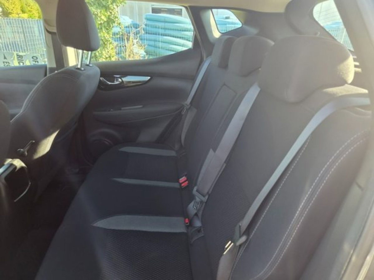 Nissan Qashqai 1.5 dCi 115 CV DCT Visia (8)