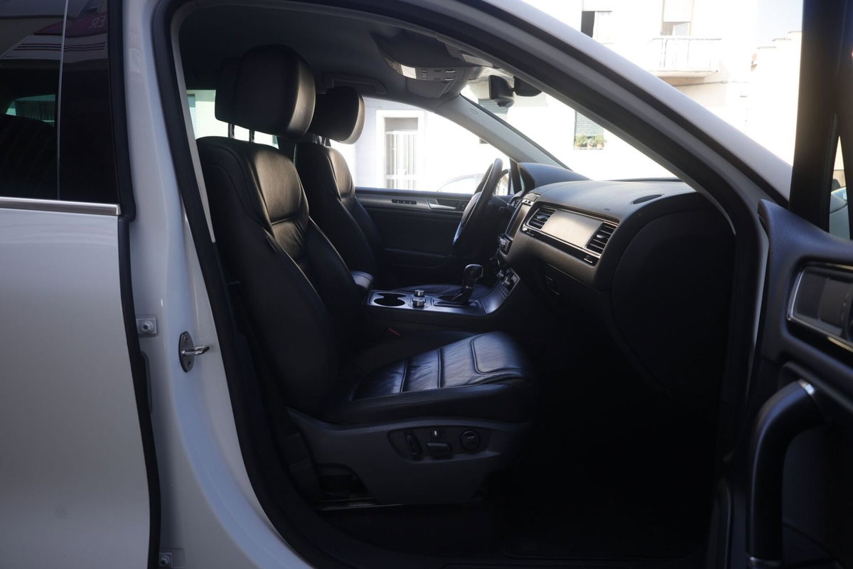 Volkswagen Touareg 3.0 TDI 204 CV tiptronic BlueMotion Techn. Executive (10)