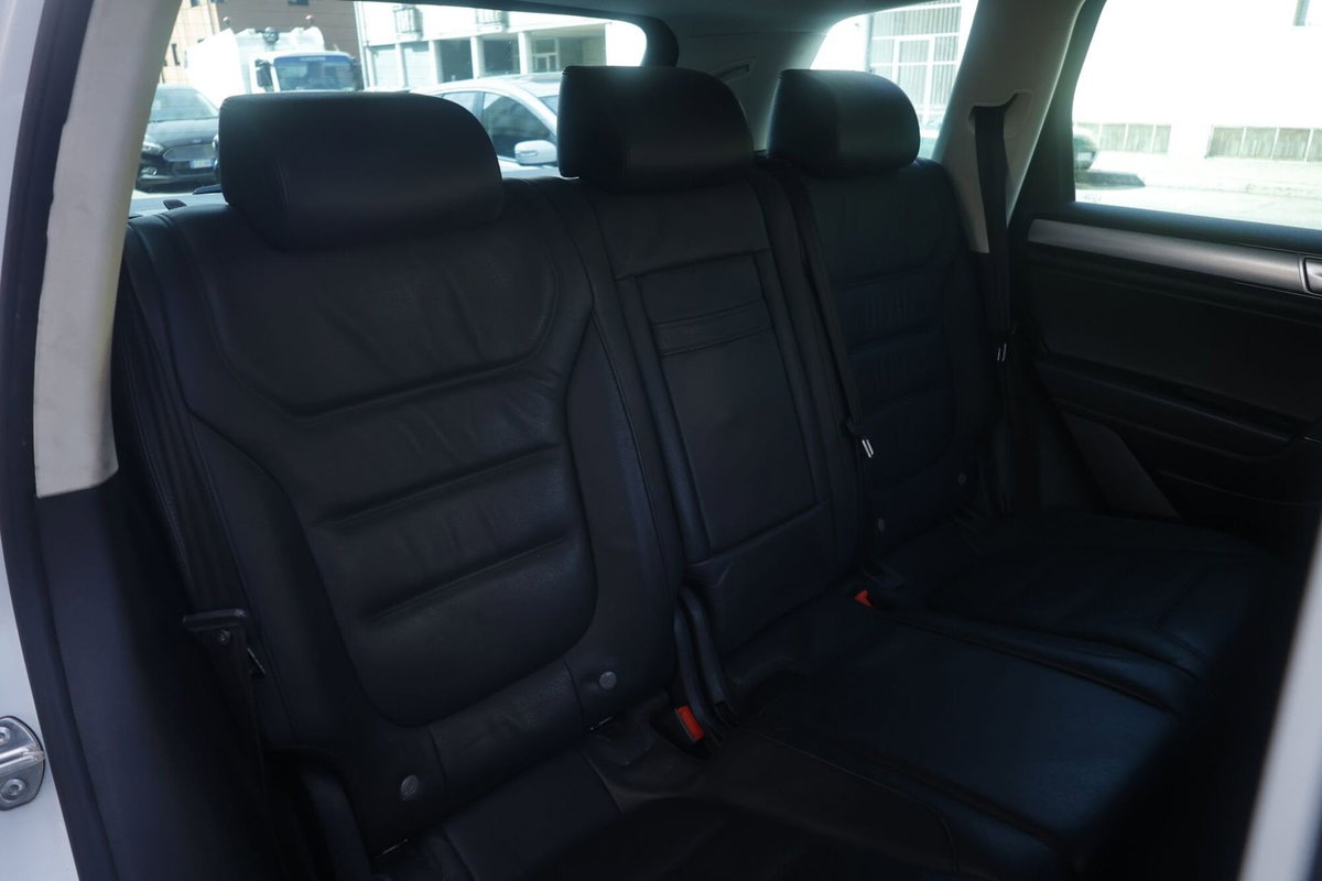 Volkswagen Touareg 3.0 TDI 204 CV tiptronic BlueMotion Techn. Executive (12)