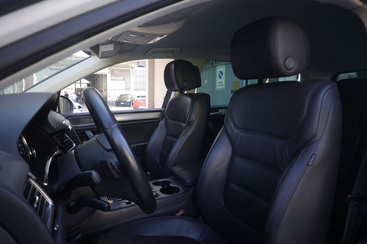 Volkswagen Touareg 3.0 TDI 204 CV tiptronic BlueMotion Techn. Executive (16)