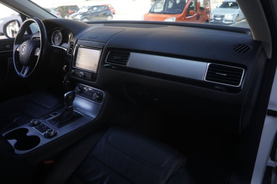 Volkswagen Touareg 3.0 TDI 204 CV tiptronic BlueMotion Techn. Executive (8)