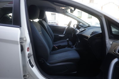 Ford Fiesta Ikon 1.4 TDCi 70CV 5 porte (10)