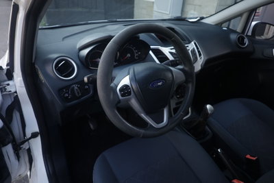 Ford Fiesta Ikon 1.4 TDCi 70CV 5 porte (14)