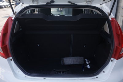 Ford Fiesta Ikon 1.4 TDCi 70CV 5 porte (18)