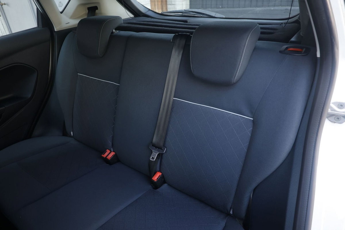 Ford Fiesta Ikon 1.4 TDCi 70CV 5 porte (3)