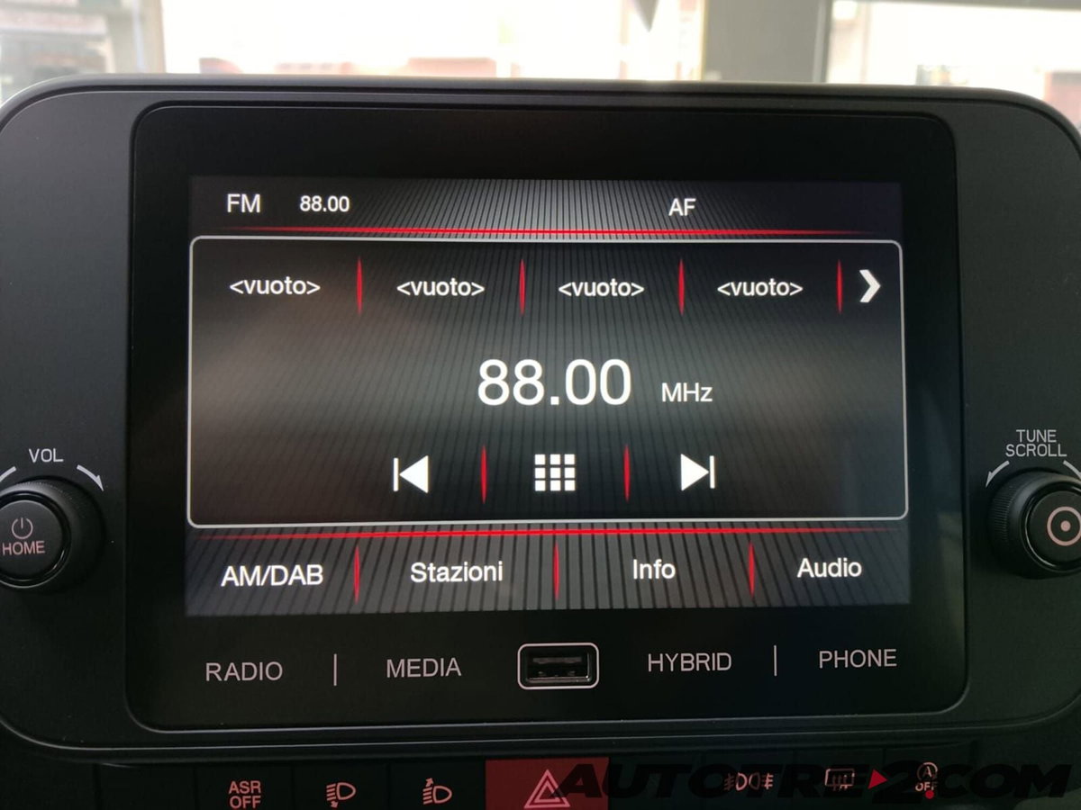 Fiat Panda 1.0 FireFly S&S Hybrid City Cross (14)