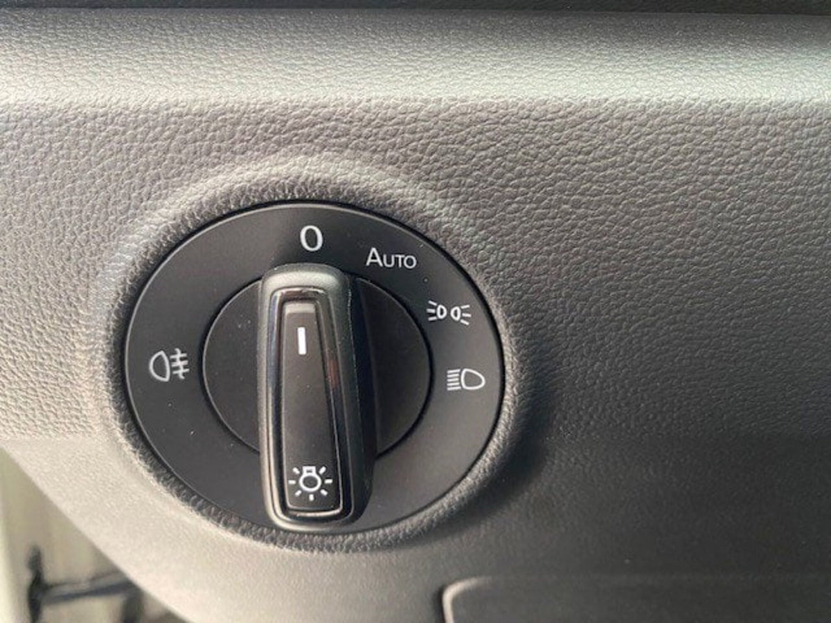 Volkswagen T-Roc 1.5 tsi Life dsg (10)