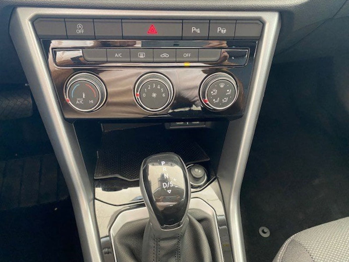 Volkswagen T-Roc 1.5 tsi Life dsg (14)
