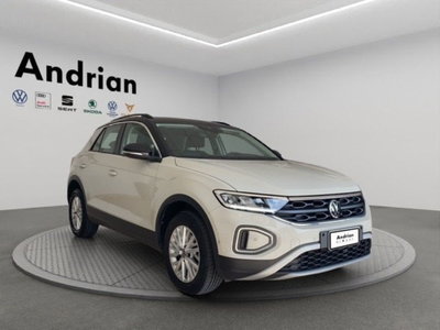 Volkswagen T-Roc 1.5 tsi Life dsg (2)