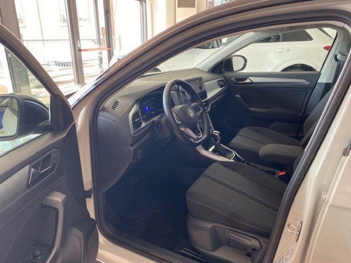 Volkswagen T-Roc 1.5 tsi Life dsg (7)