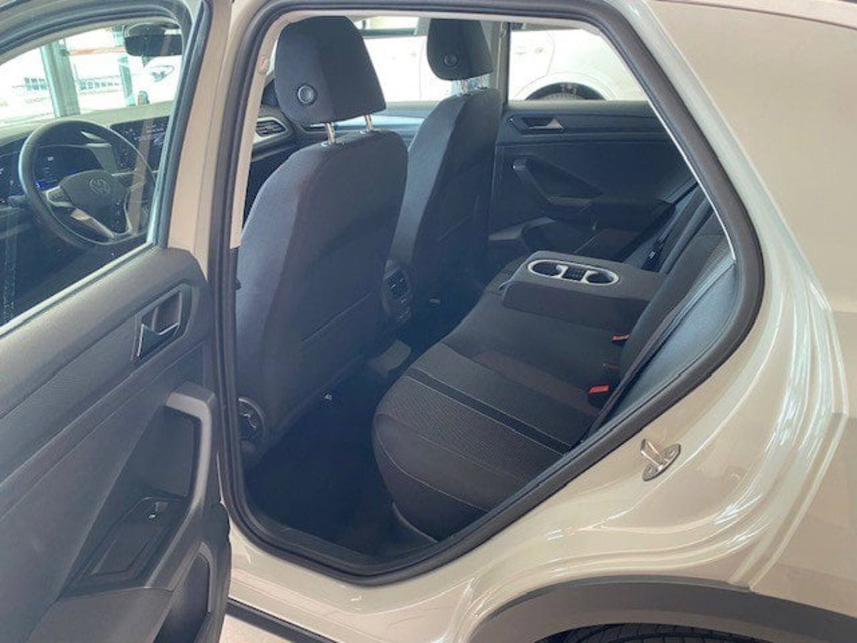 Volkswagen T-Roc 1.5 tsi Life dsg (9)