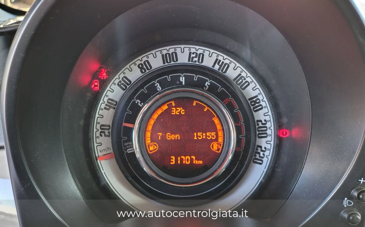 Fiat 500 1.0 Hybrid Red (13)