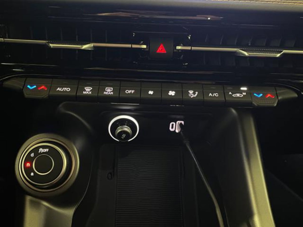 Alfa Romeo Tonale 1.3 phev Ti Q4 270cv at6 (15)
