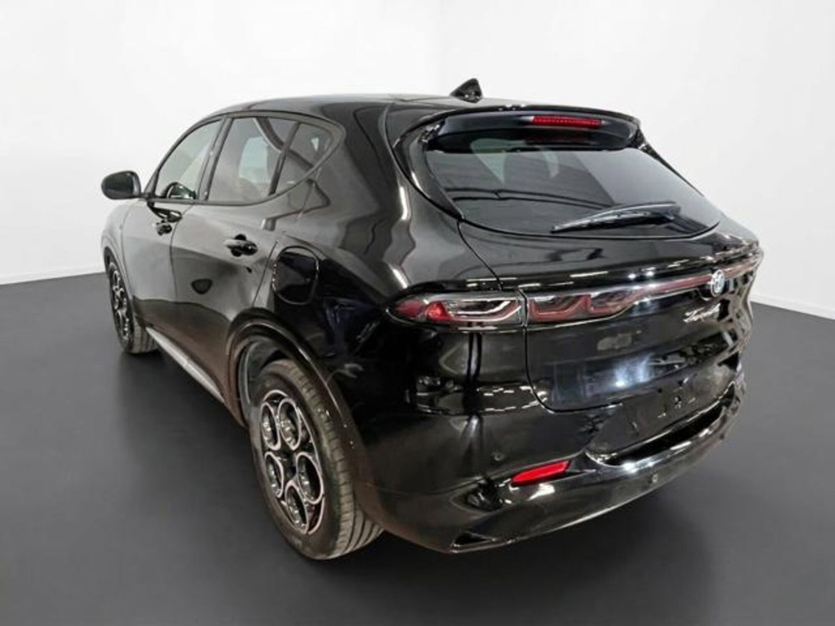 Alfa Romeo Tonale 1.3 phev Ti Q4 270cv at6 (4)