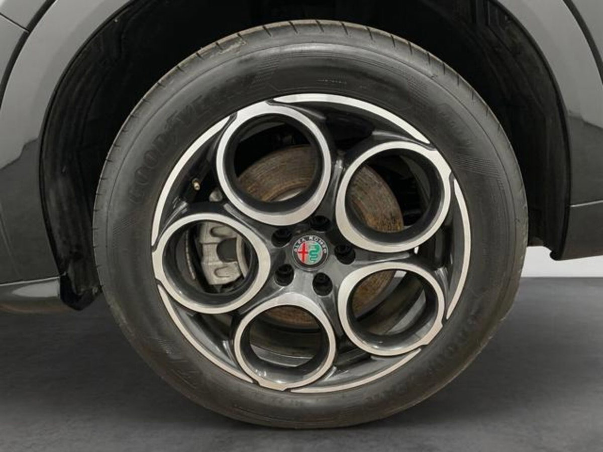 Alfa Romeo Tonale 1.3 phev Ti Q4 270cv at6 (7)