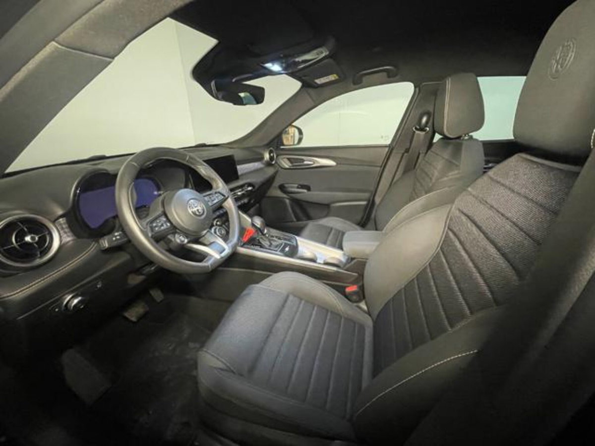 Alfa Romeo Tonale 1.3 phev Ti Q4 270cv at6 (8)